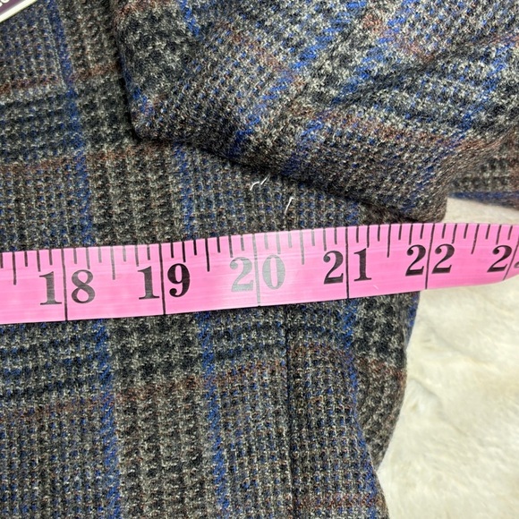 Jos. A. Bank Men's Wool Plaid Blazer - - Picture 7 of 9